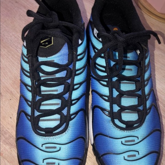 Nike - Picture 2 of 4